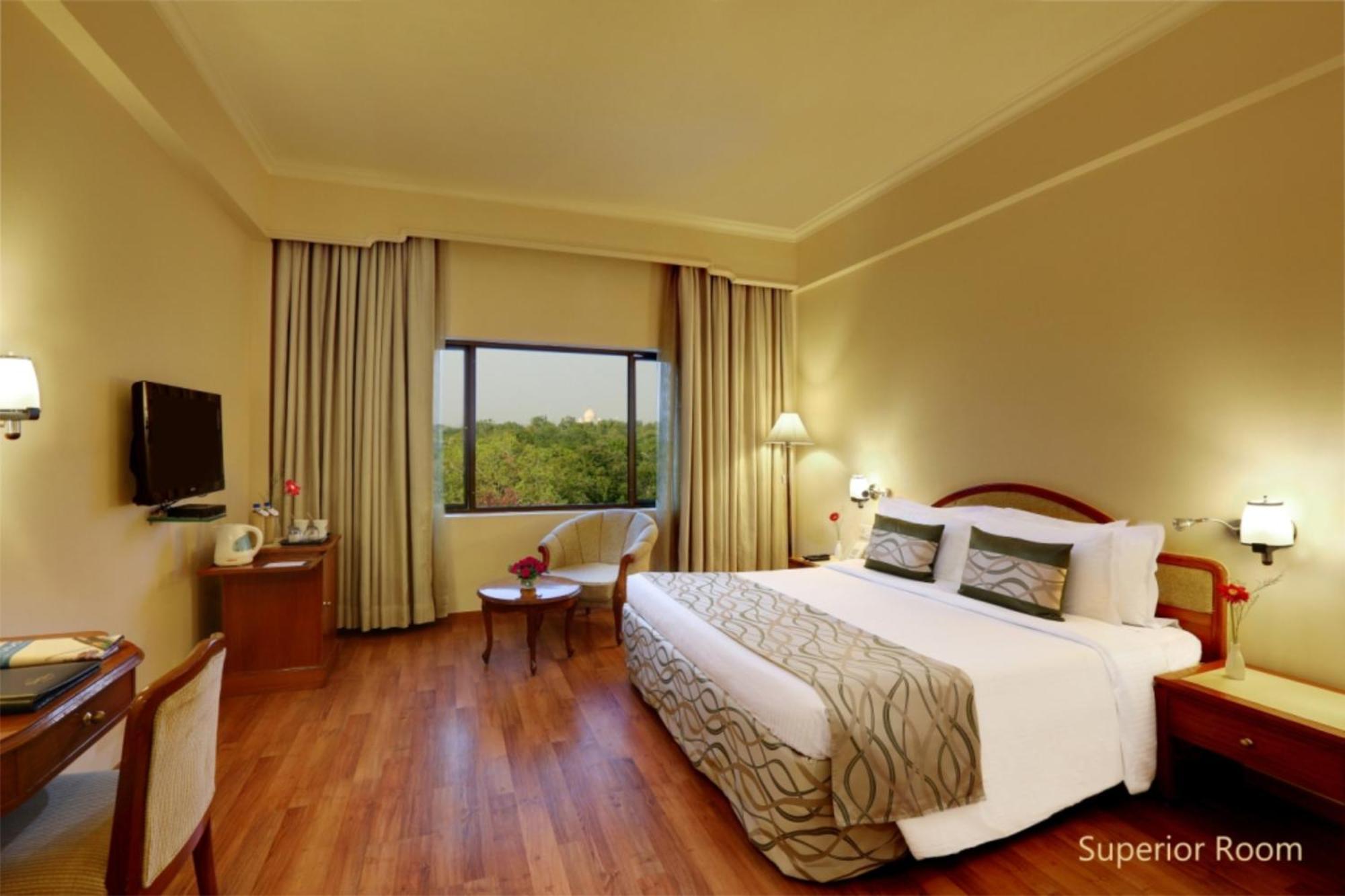 Hotel Clarks Shiraz Agra  Exterior foto